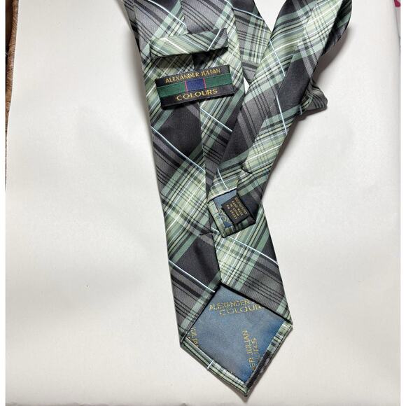 Alexander Julian Colours Silk Tie GreenBlack Stripe Classic Elegant Necktie - Picture 2 of 2